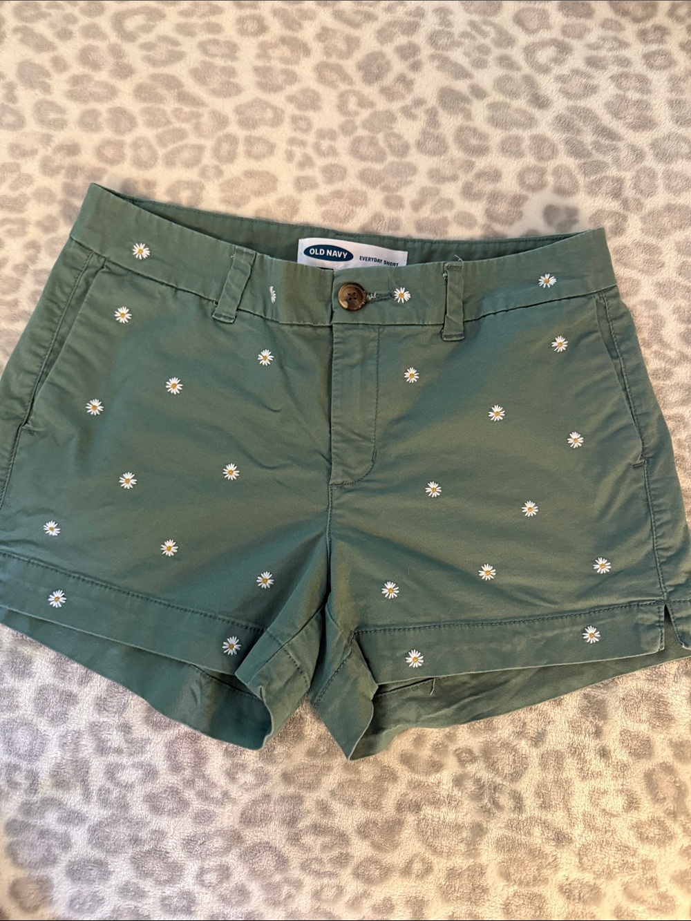 Old Navy Olive Green Daisy Embroidered Women’s Shorts